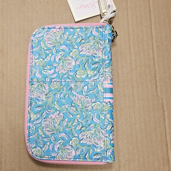 Lilly Pulitzer Tropical Travel Passport Wallet Wristlet Chick Magnet Zip Up - Picture 5 of 7